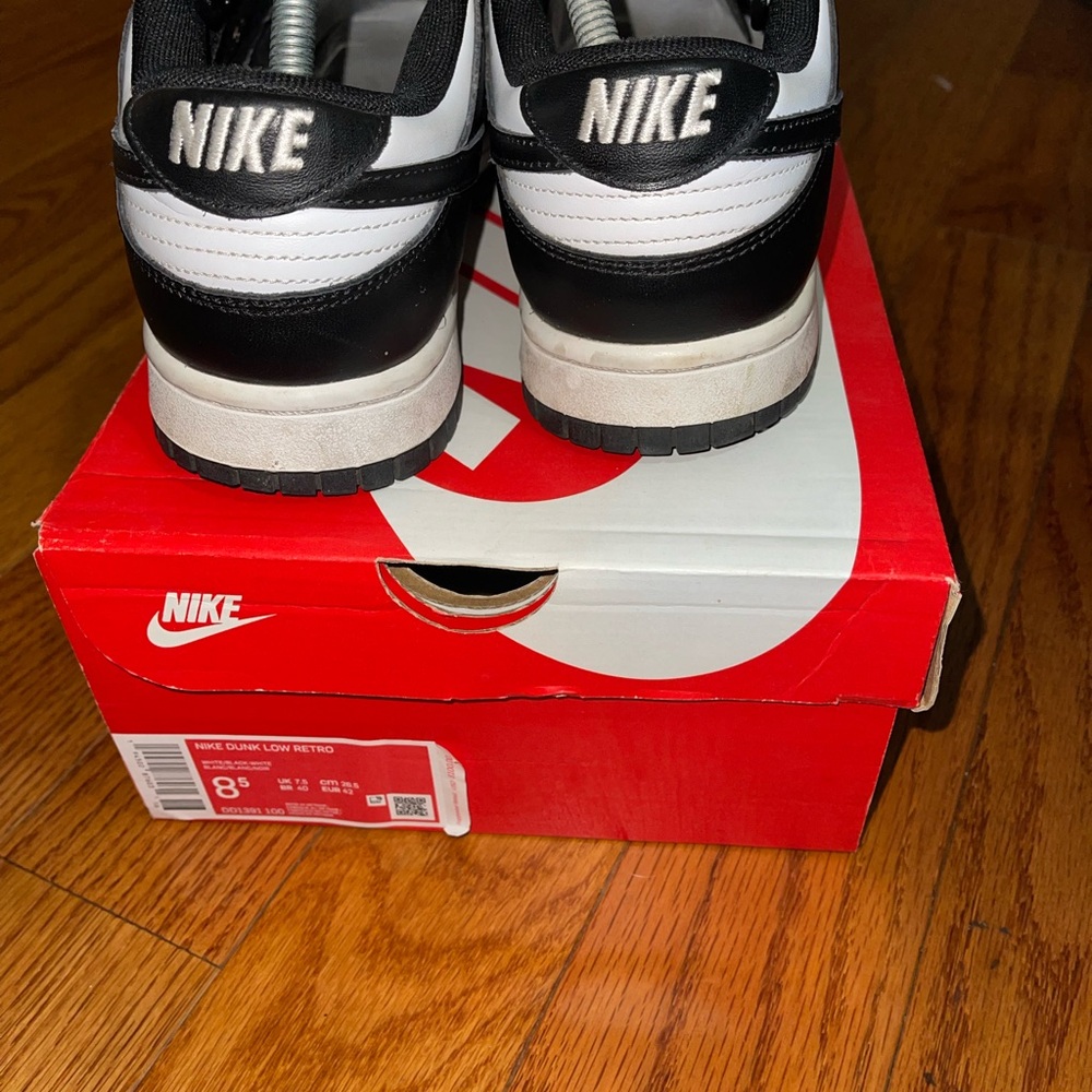 Nike dunk lows Black and White Sneakers size 8.5 men’s used comes with og box - Picture 2 of 10
